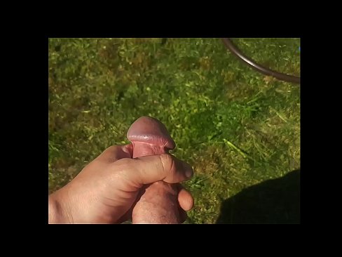 ❤️ Žhavá kočička si nechá ošukat růžovou kundičku a udělá se squirtem v letní zahradě. Sex video u cs.osagoassist.ru ﹏
