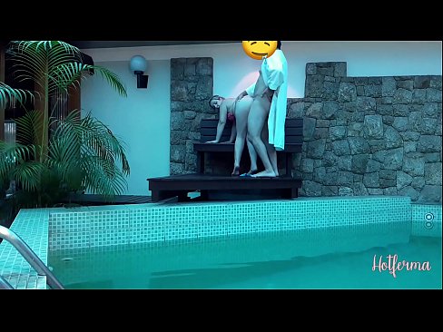 ❤️ Šéf pozve služebnou k bazénu, ale neodolala žhavému Sex video u cs.osagoassist.ru ﹏